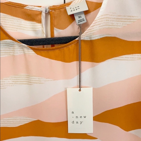 NEW! A New Day Wave Pattern Top XL - Picture 3 of 5